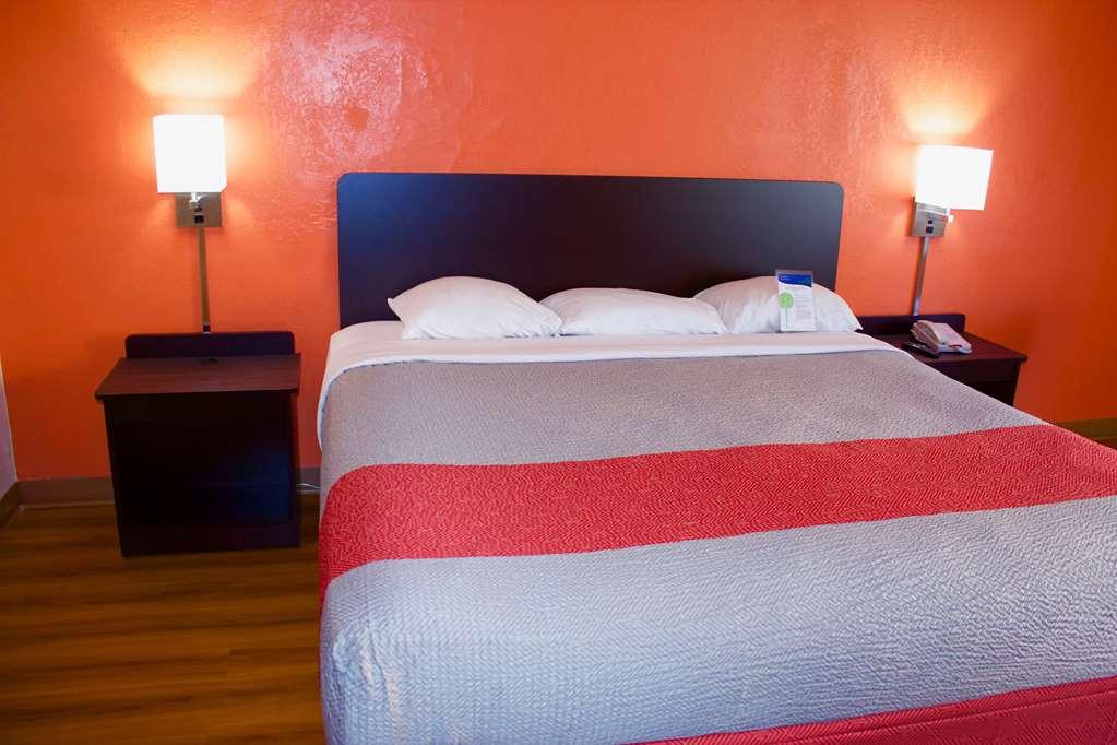 Motel 6-New Stanton, Pa Room photo