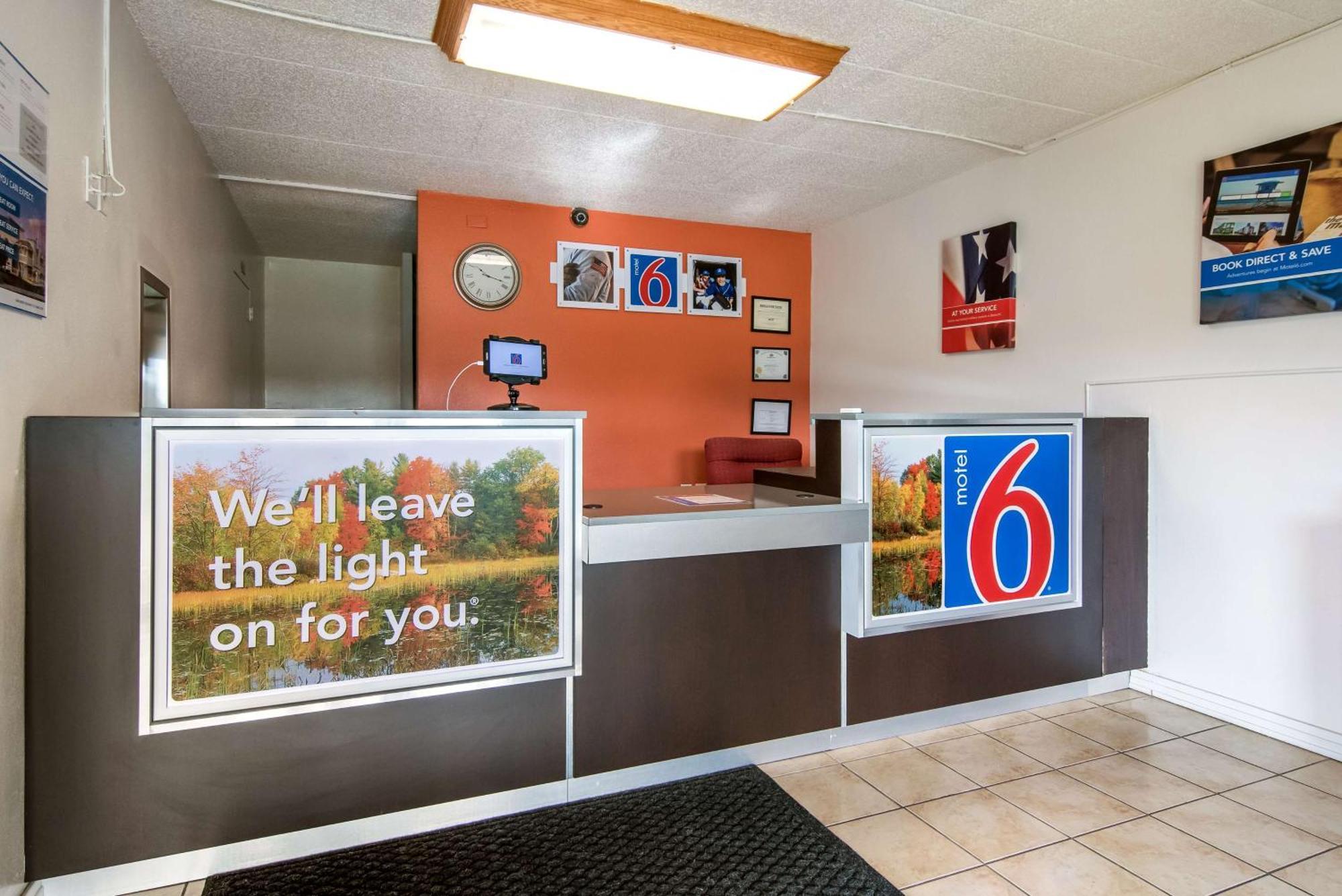 Motel 6-New Stanton, Pa Exterior photo