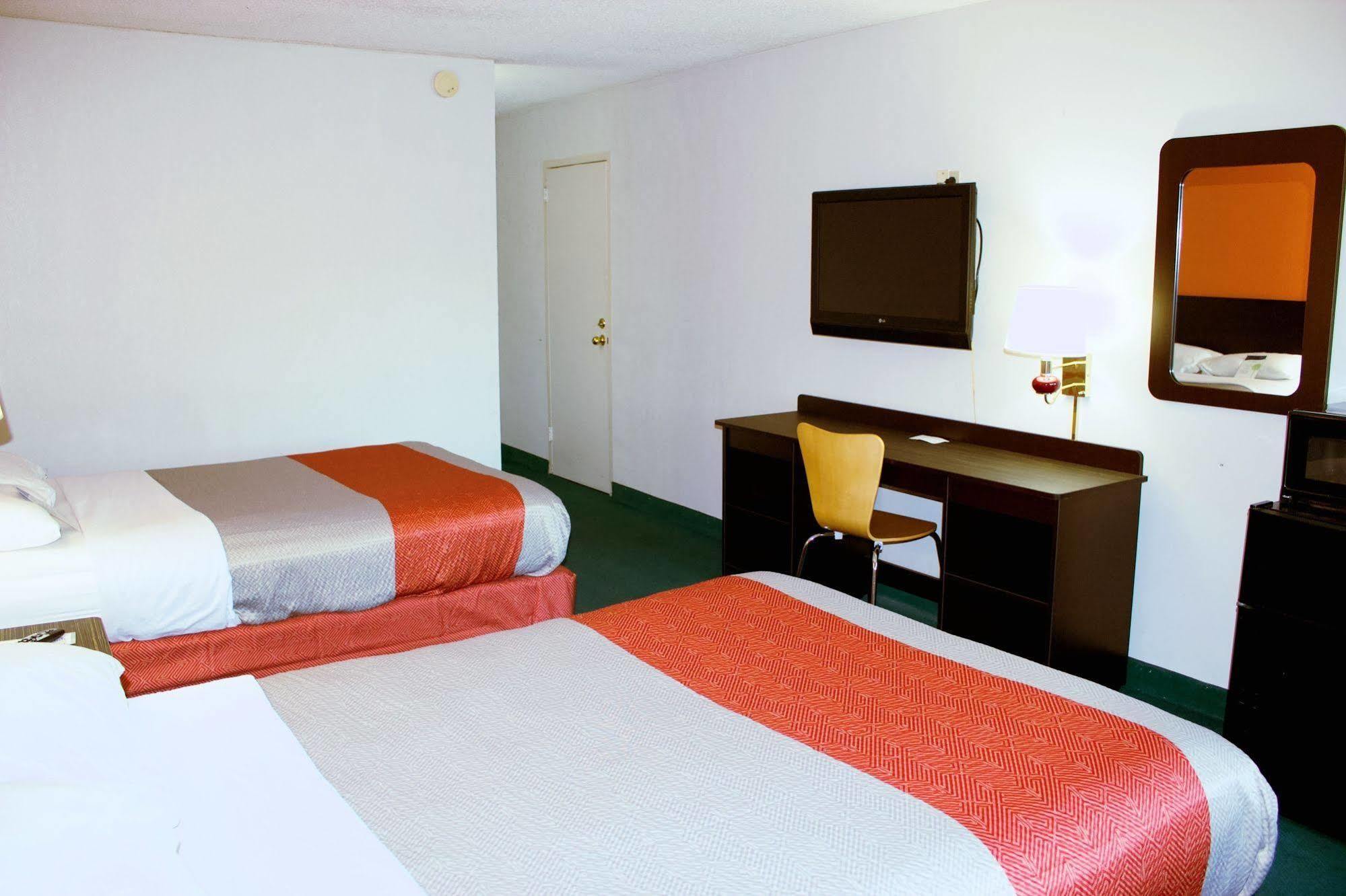 Motel 6-New Stanton, Pa Exterior photo