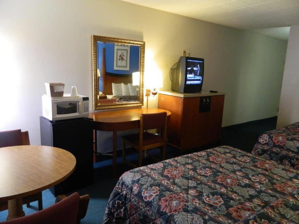 Motel 6-New Stanton, Pa Exterior photo
